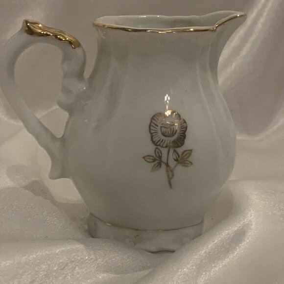 Royal Vienna. Japan. Creamer or Individual Syrup Pitcher. Courtship 1146. B2 - Picture 5 of 6